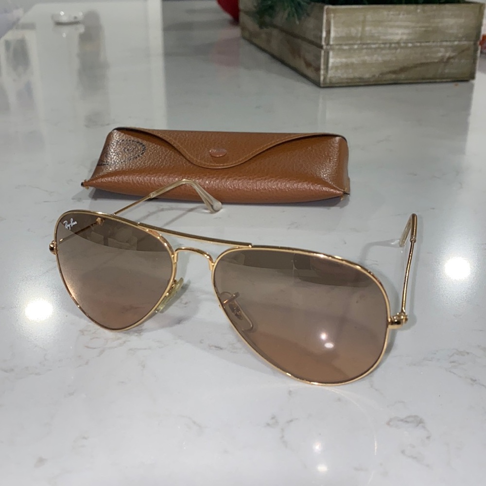 Ray Ban aviator gradient glasses